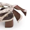 Sandália Animal Print Salto Bloco Médio Alt Lenço Python Off White - imagem 7