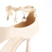 Sandália Charms Couro Off White - imagem 9