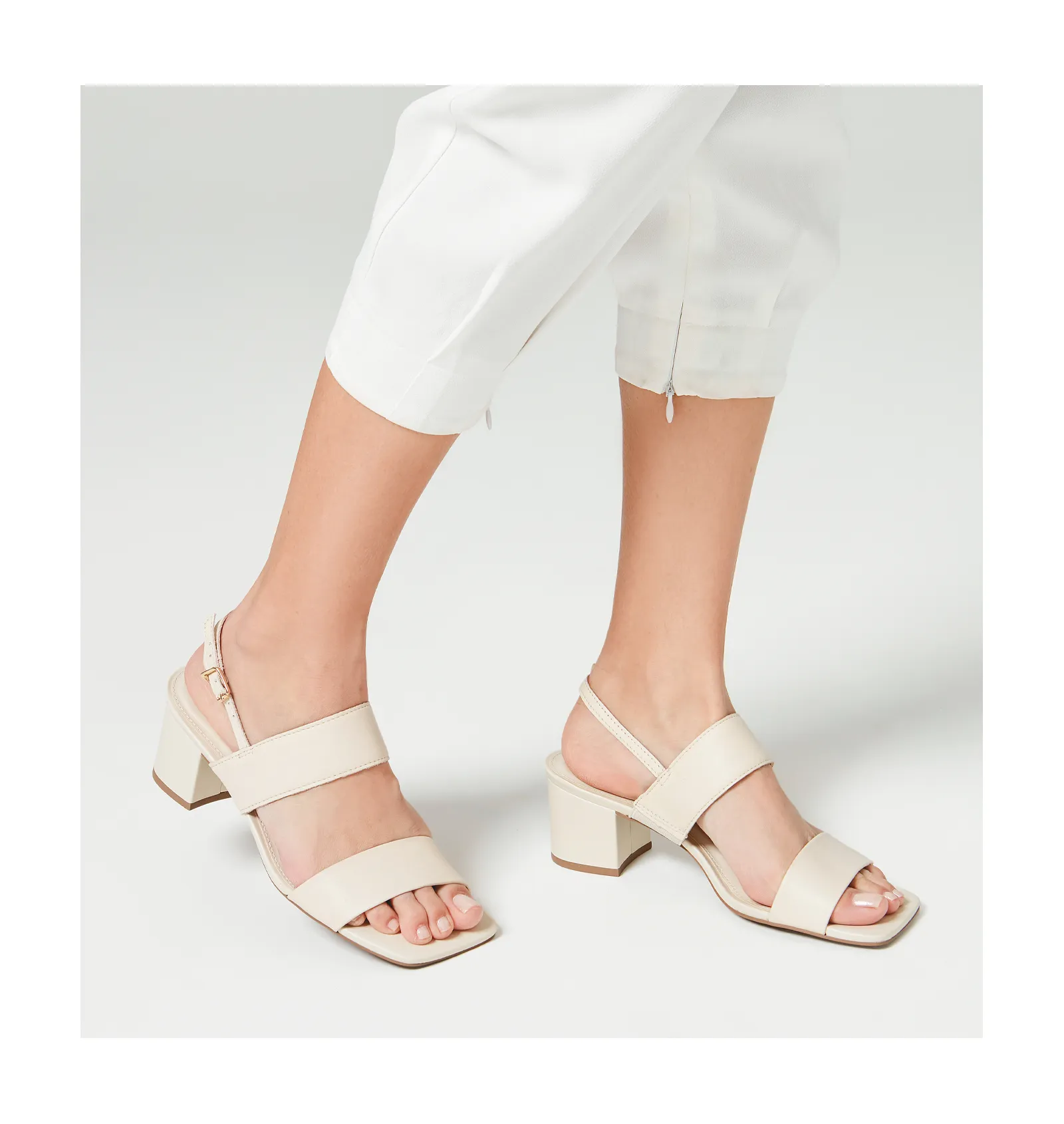 Sandália Couro Off White