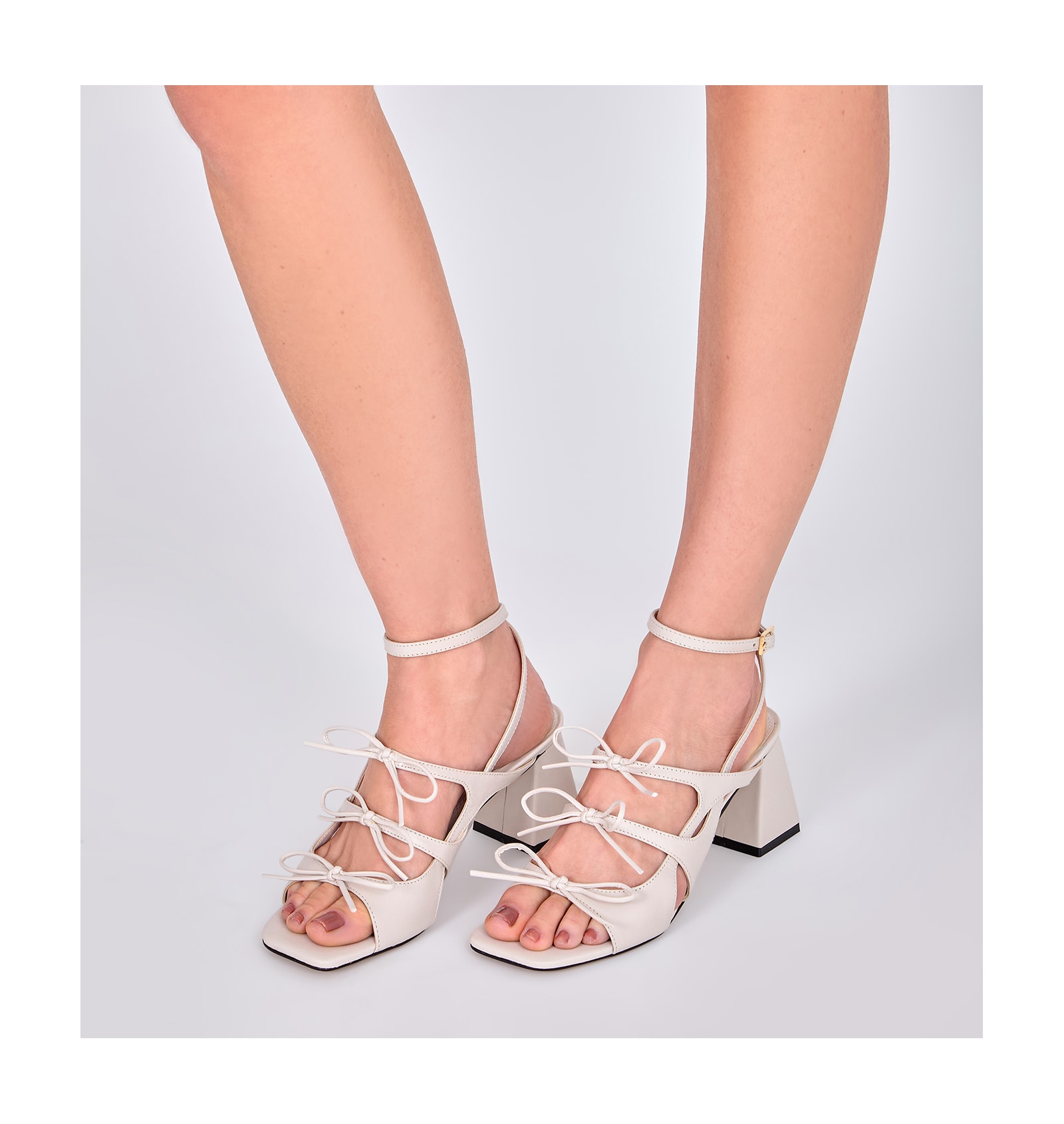 Sandália Couro Off White