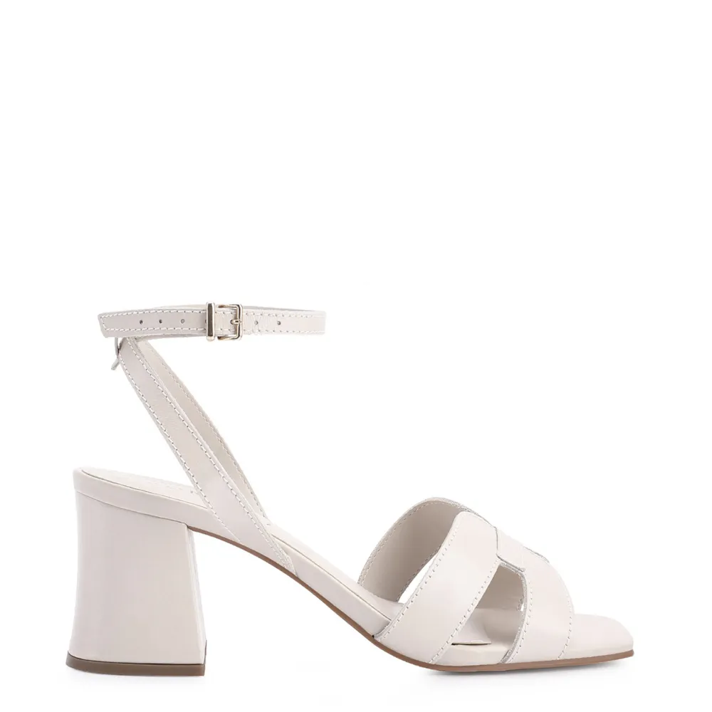 Sandália Couro Off White - imagem 2