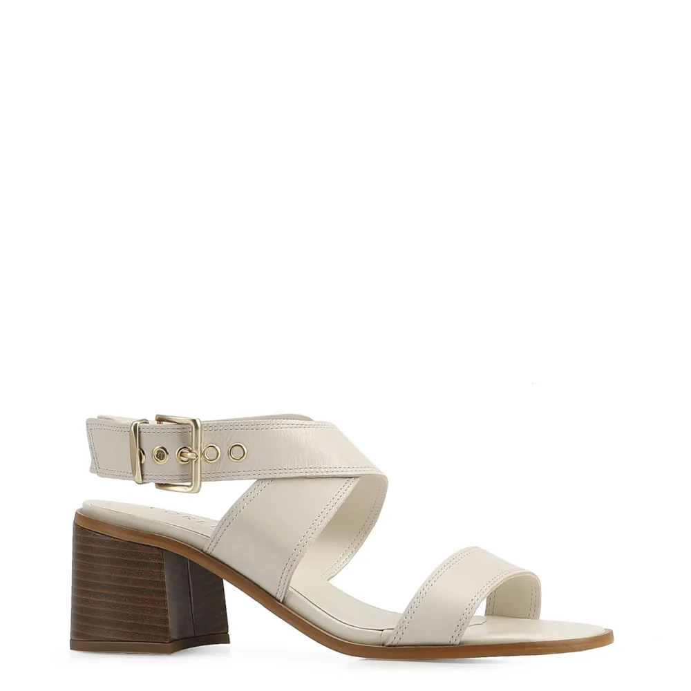 Sandália Couro Off White