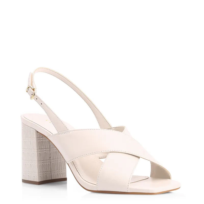 Sandália Couro Off White
