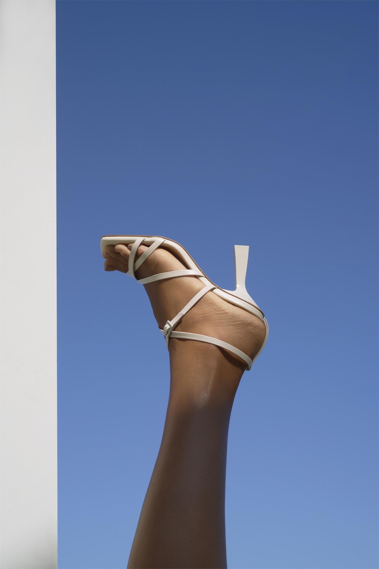 Sandália Feminina Tiras Couro Off White