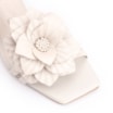 Sandália Flor Couro Off White/Alt Off White - imagem 7