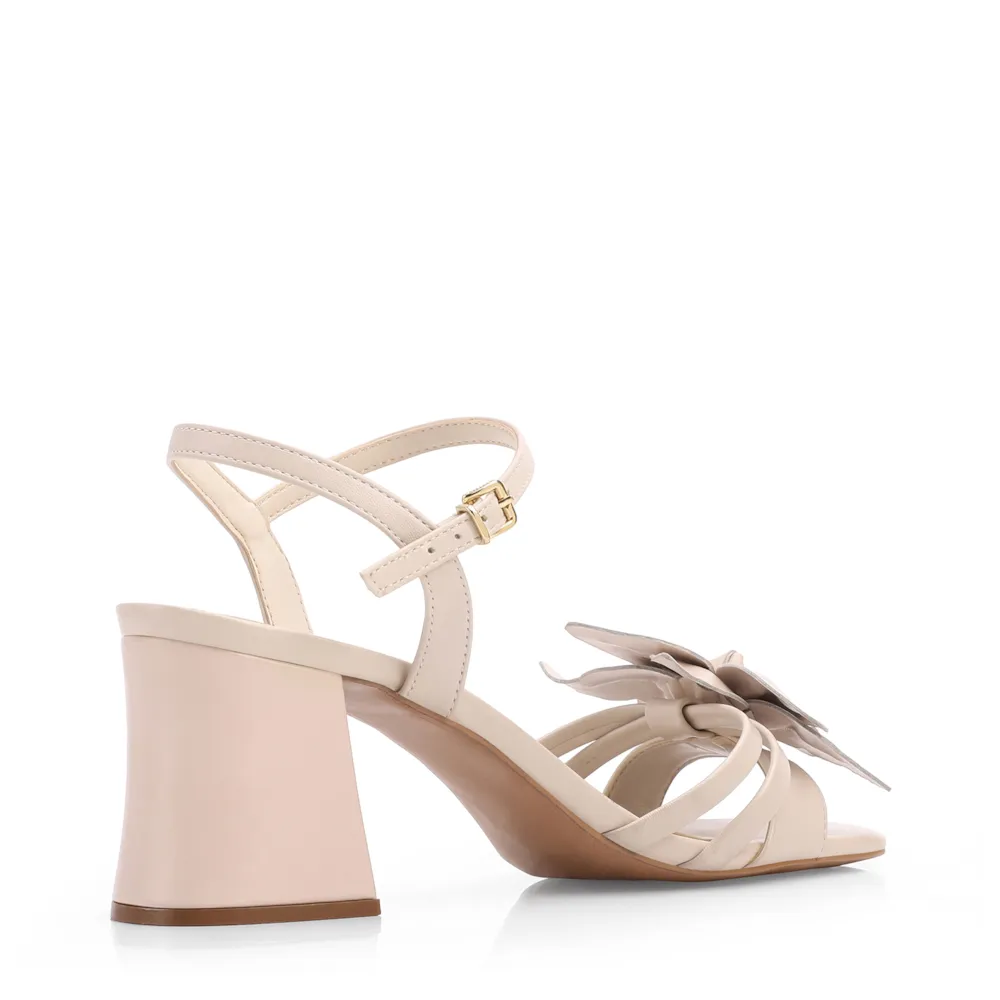 Sandália Off White Salto Bloco Médio Alt/Couro Aplique Flor - imagem 3