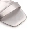 Sandália Prata Salto Bloco Médio Couro Calcanhar Fechado - imagem 6