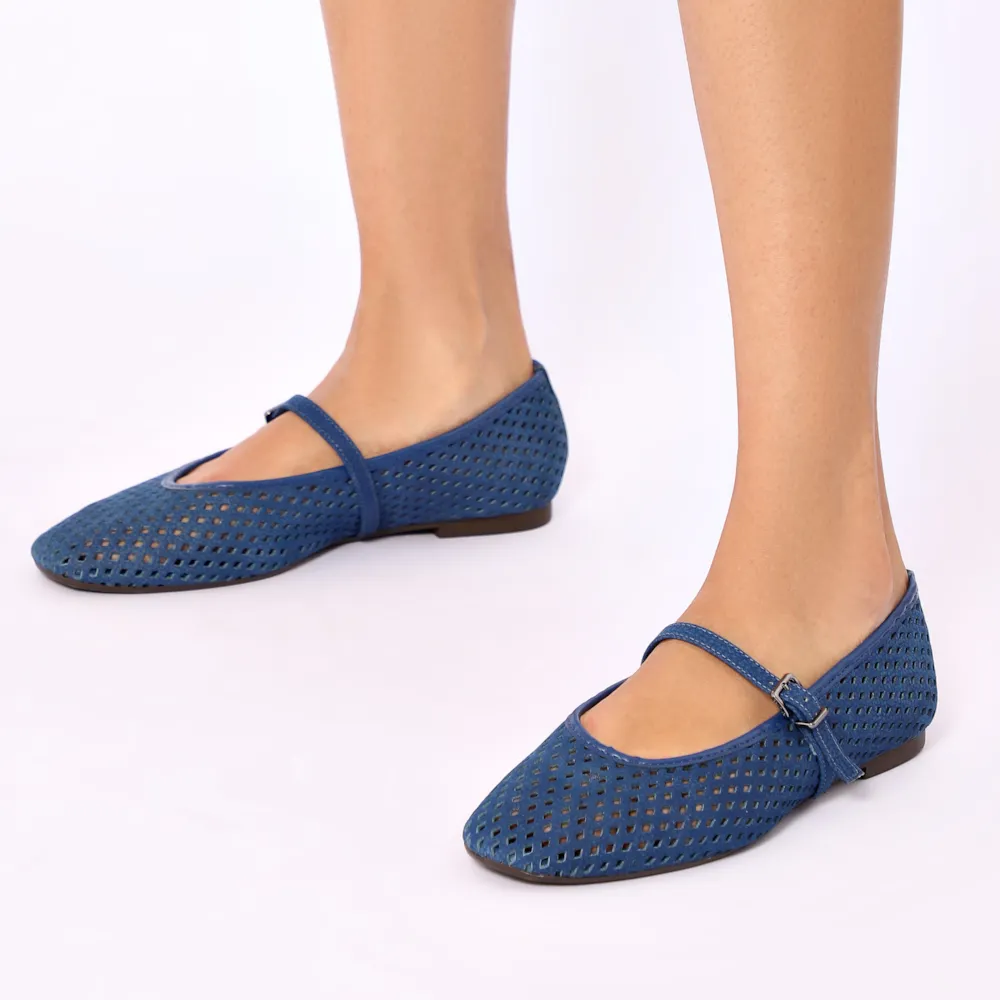Sapatilha Azul Couro Nobuck Floater Perfuro Fivela - imagem 2