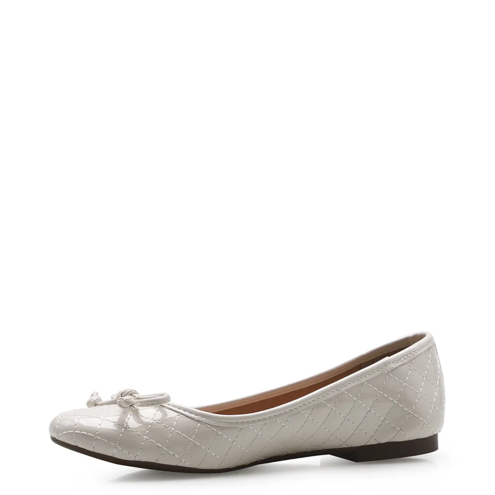 Sapatilha Basic Matelassê Verniz Soft Off White - imagem 4