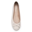 Sapatilha Basic Matelassê Verniz Soft Off White - imagem 5