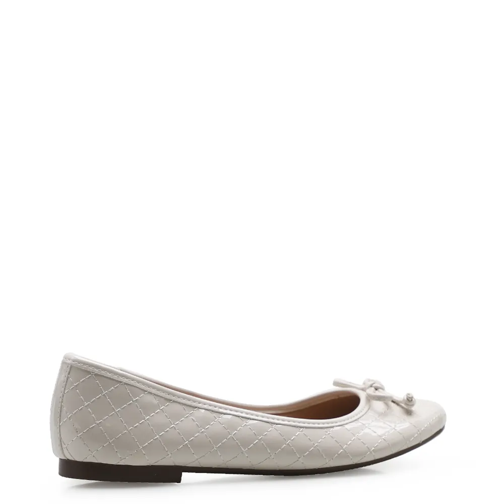 Sapatilha Basic Matelassê Verniz Soft Off White - imagem 3