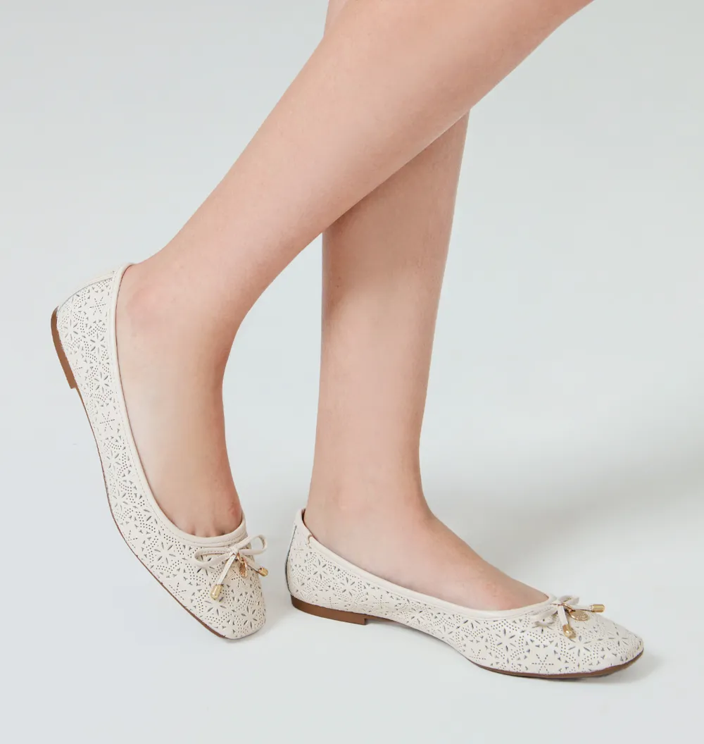 Sapatilha Couro Off White - imagem 2