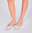 Sapatilha Couro Off White - imagem 2