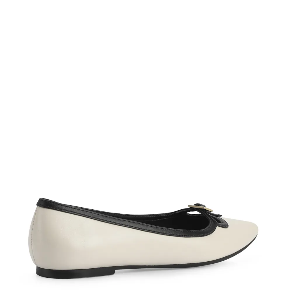 Sapatilha Couro Off White/Preto - imagem 3