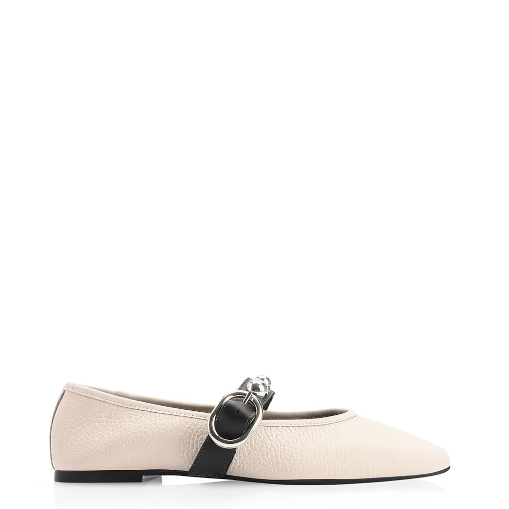 Sapatilha Esferas Couro Off White/Preto Fivela - imagem 3