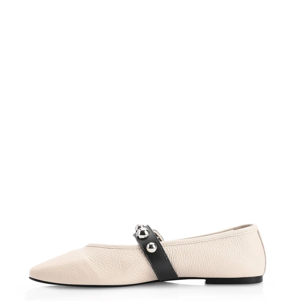 Sapatilha Esferas Couro Off White/Preto Fivela - imagem 5