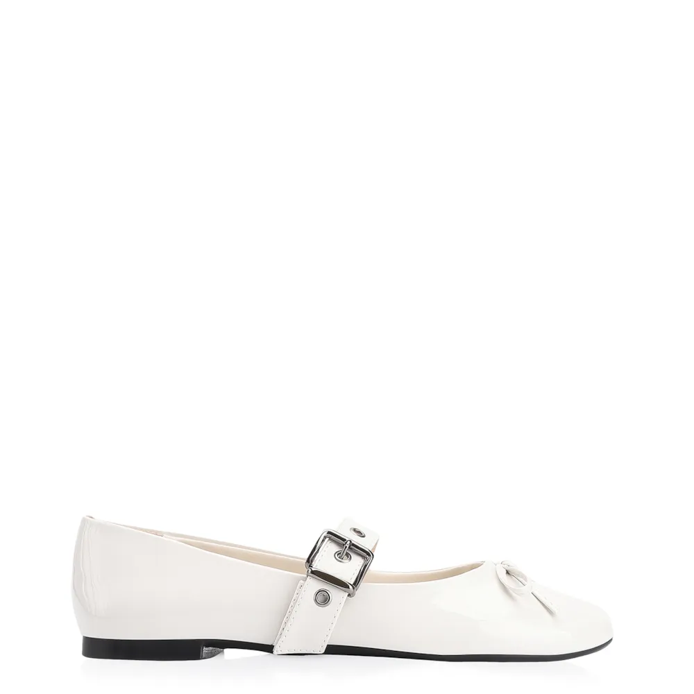 Sapatilha Ilhós Verniz Off White - imagem 2