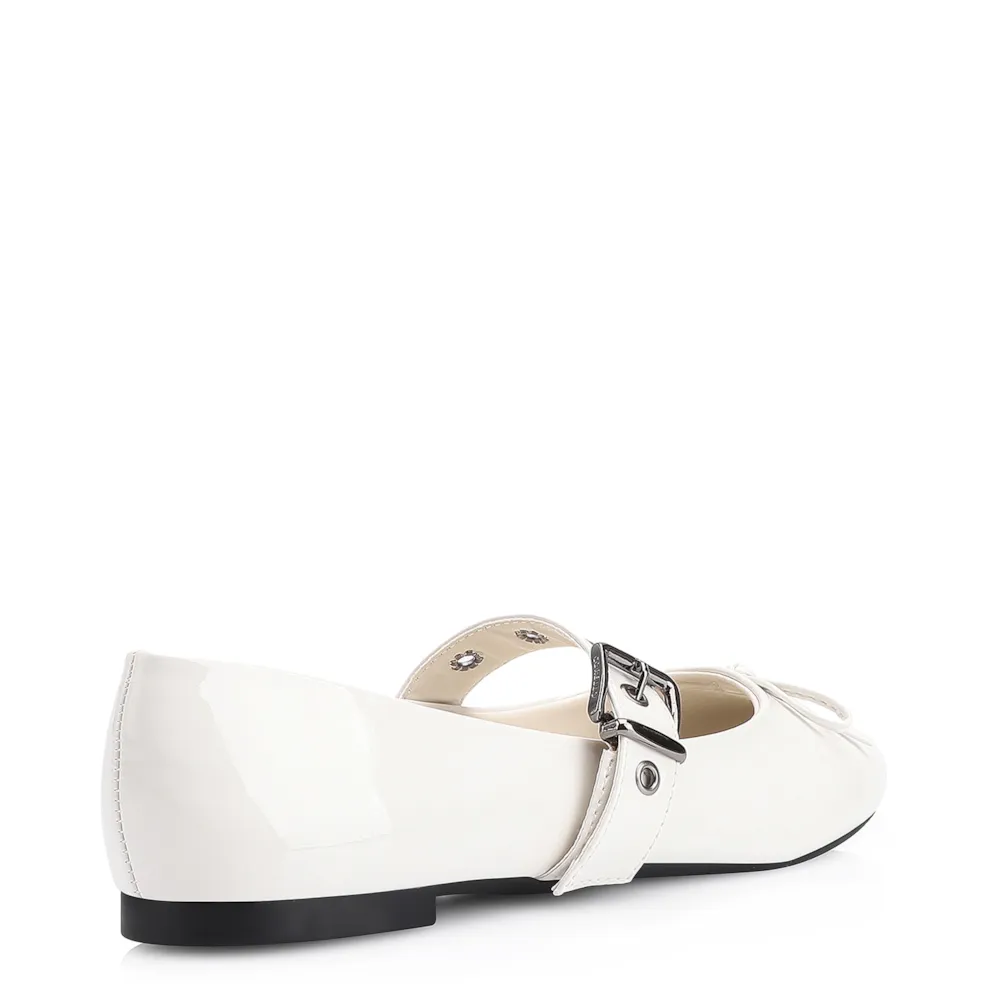 Sapatilha Ilhós Verniz Off White - imagem 3