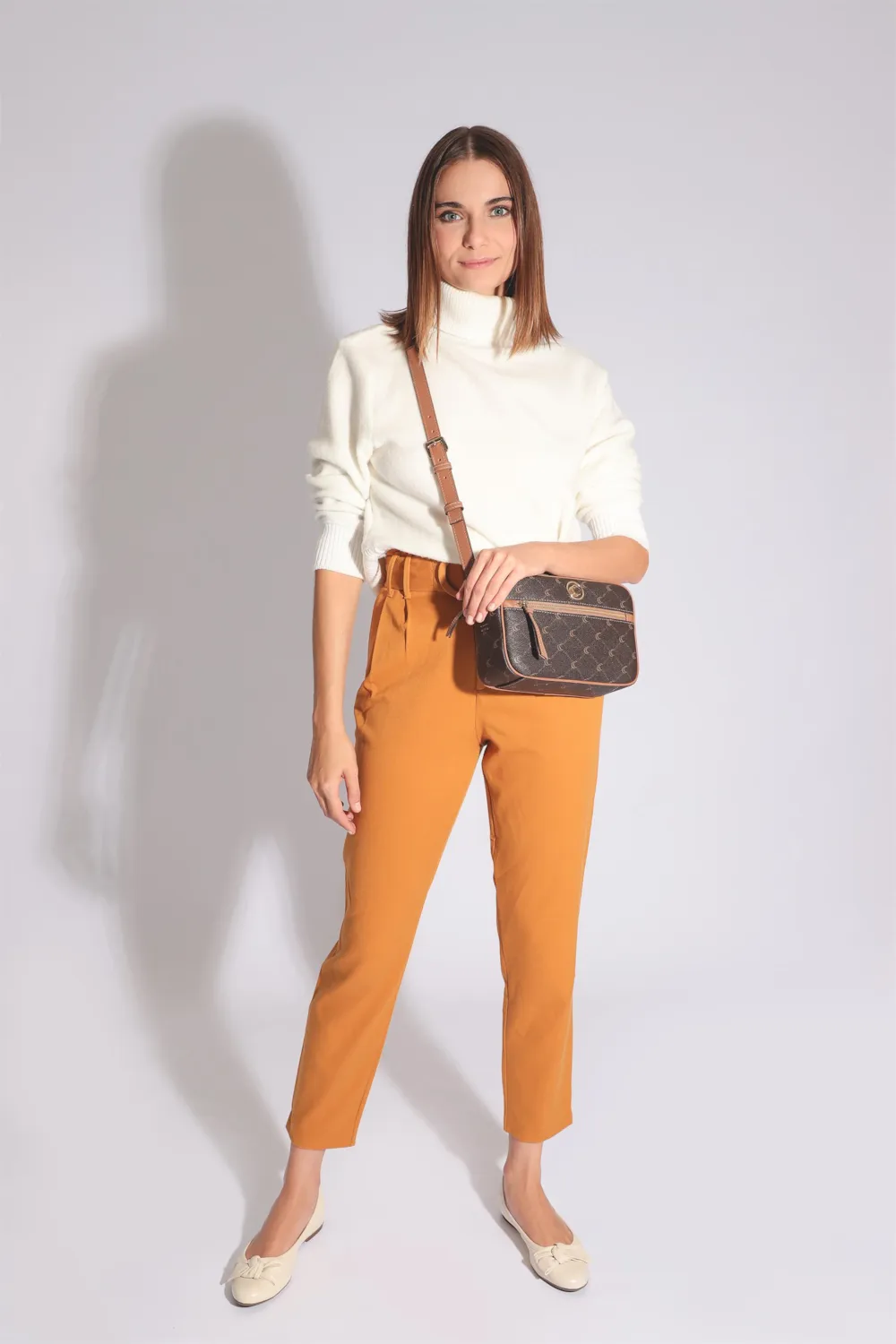 Sapatilha Laço Couro Off White - imagem 2