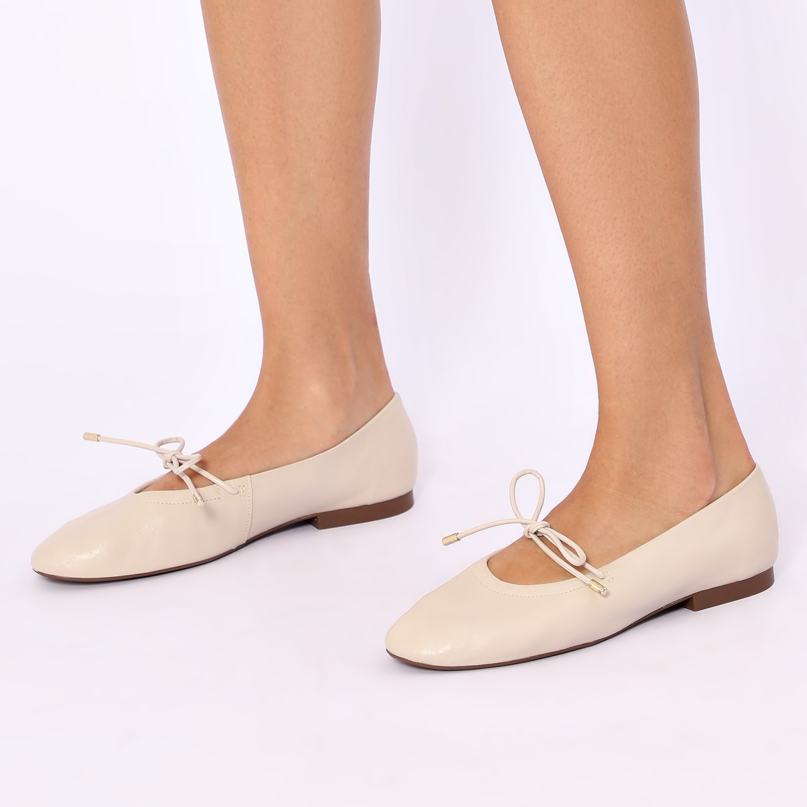 Sapatilha Off White Couro Elástico