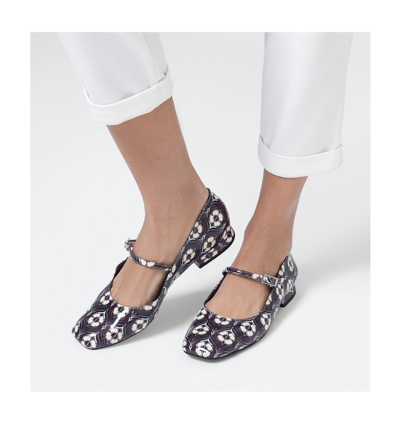 Sapatilha Verniz Estampado