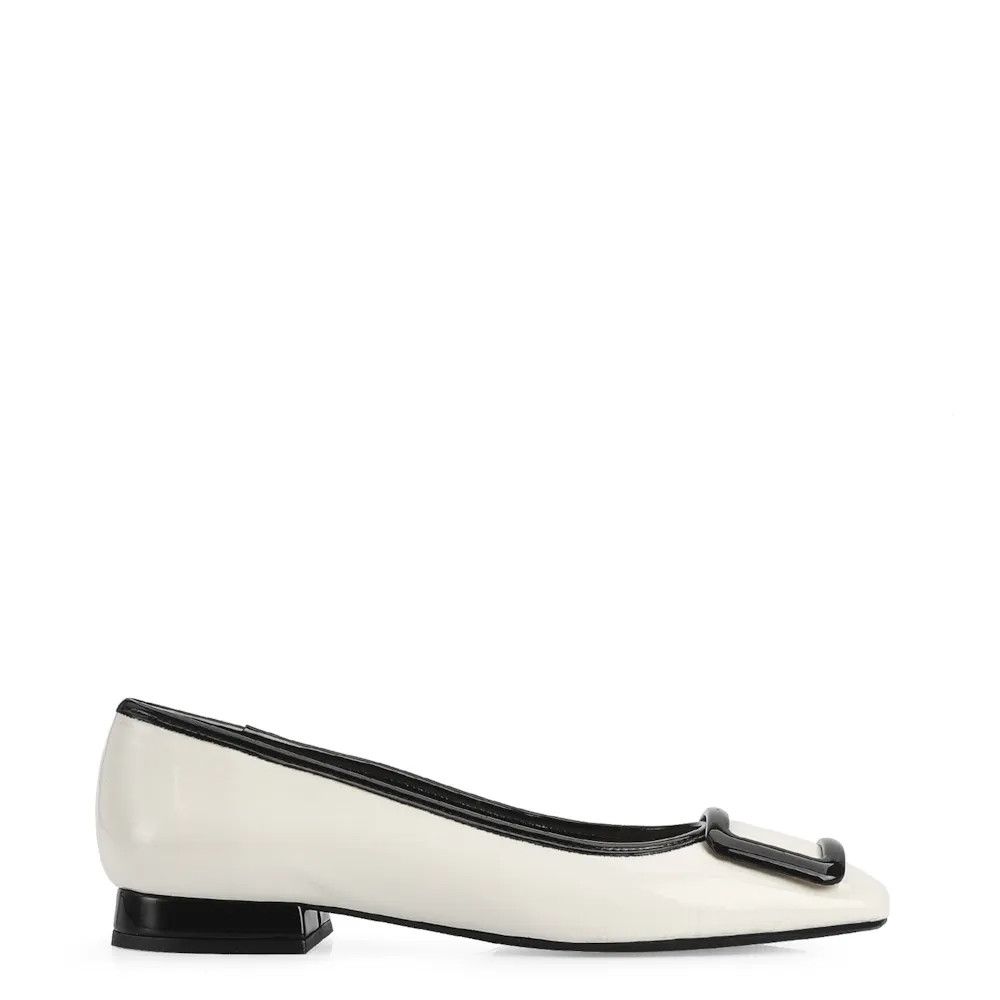 Sapatilha Verniz Off White/Preto - imagem 2