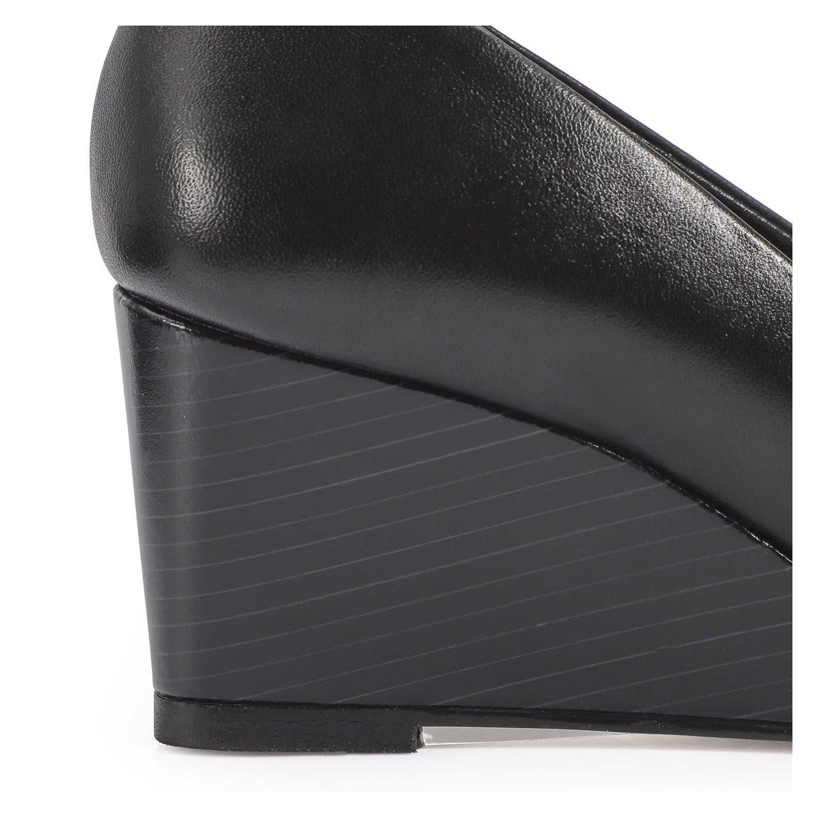 Sapato Anabela Couro Preto