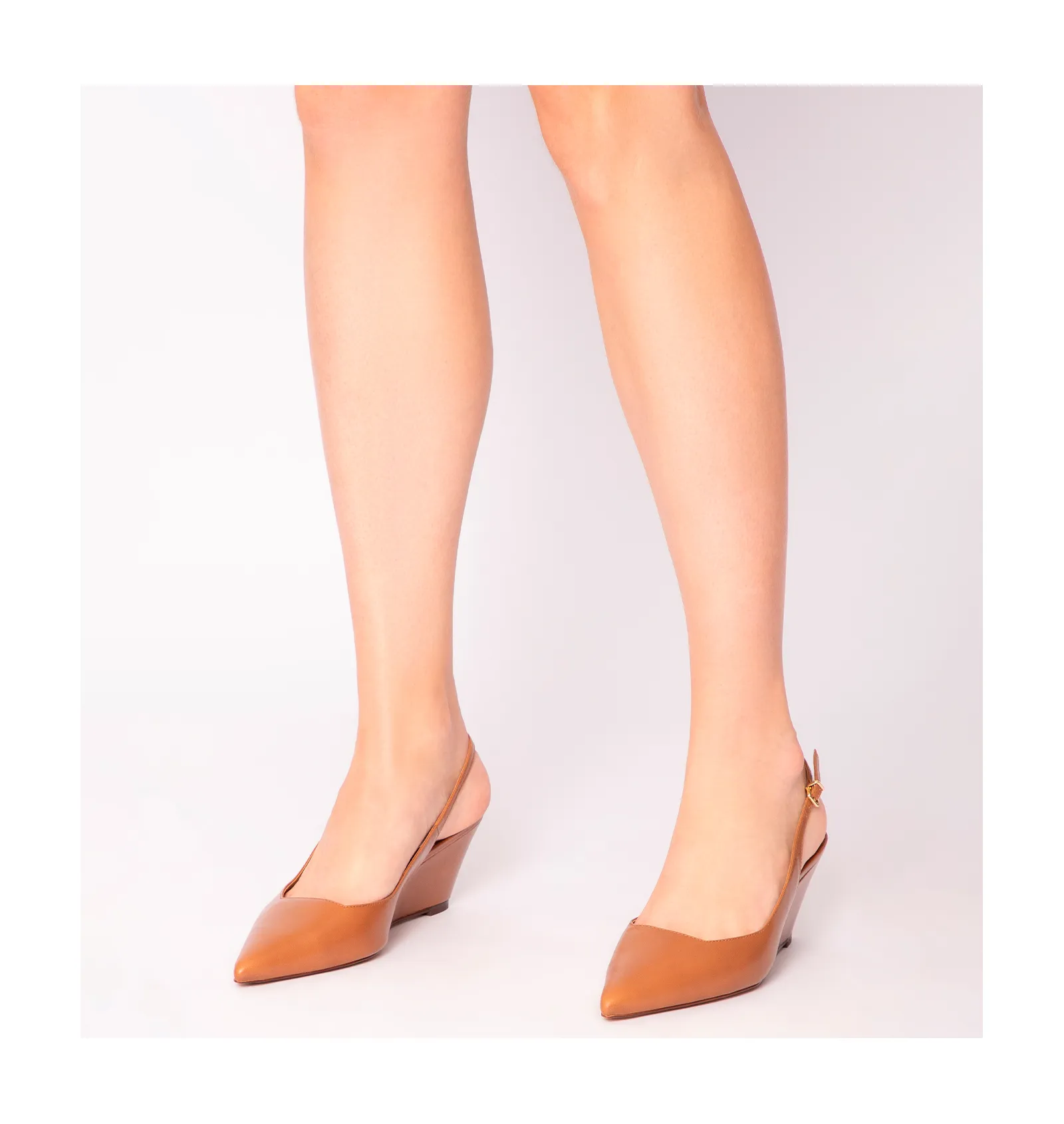 Scarpin Anabela Couro Marrom