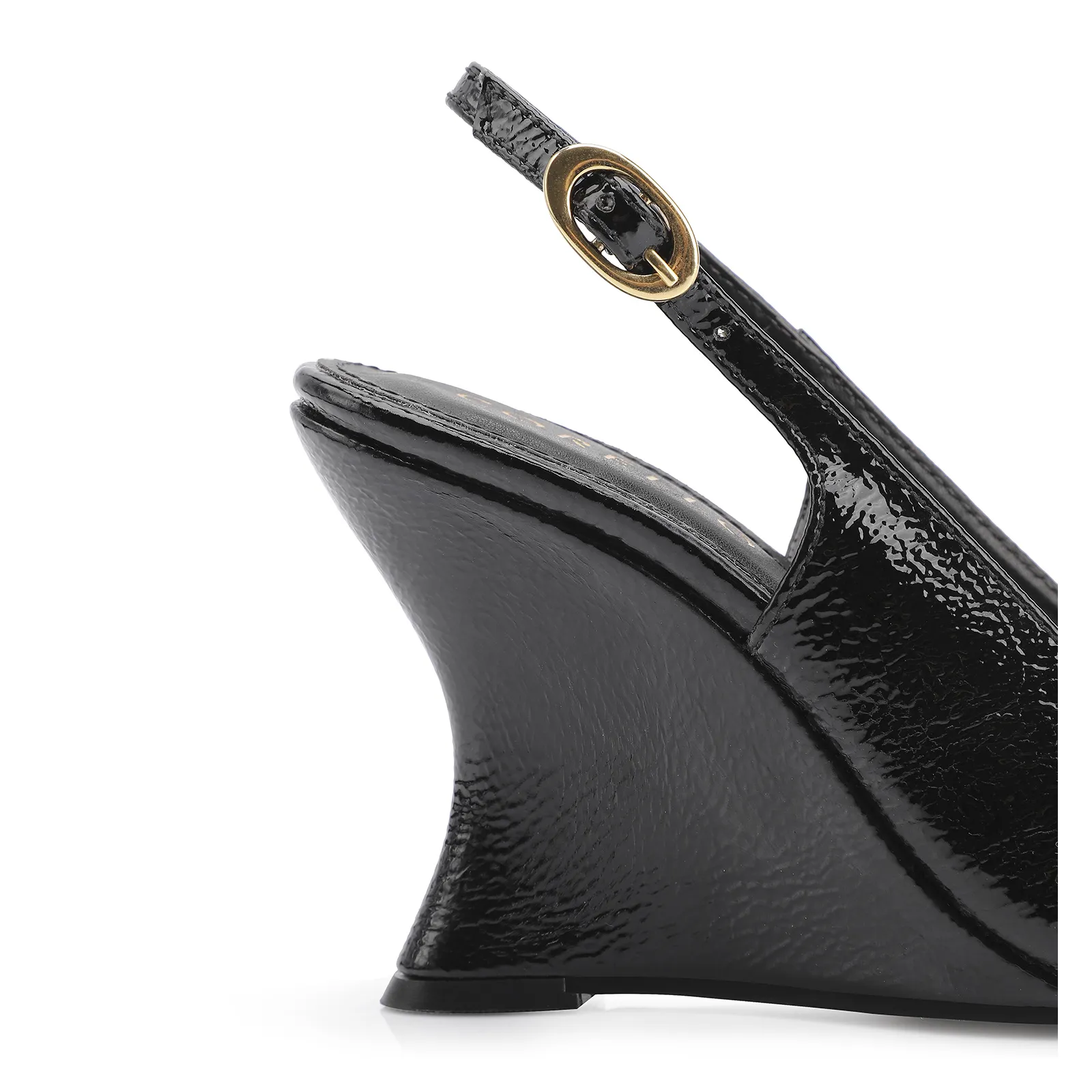 Scarpin Anabela Verniz Preto