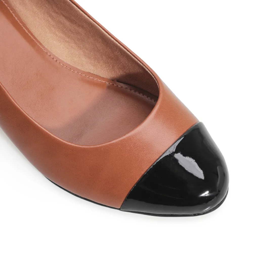 Scarpin Basic Alt Caramelo/Verniz Preto - imagem 6
