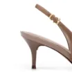 Scarpin Bege Salto Baixo Fino Couro Nobuck Slingback - imagem 7