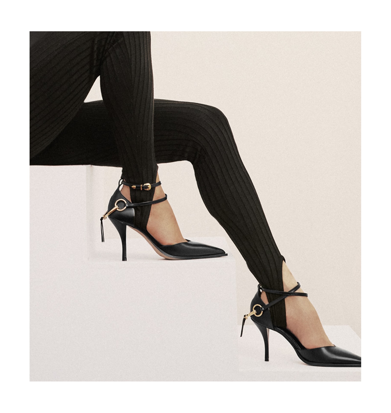 Scarpin Bridão Couro Preto