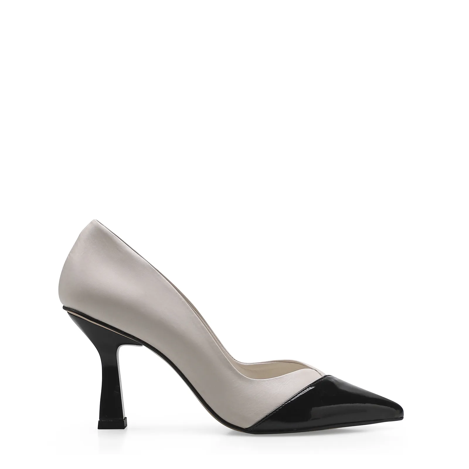 Scarpin Cecília Couro Off White/Verniz Preto
