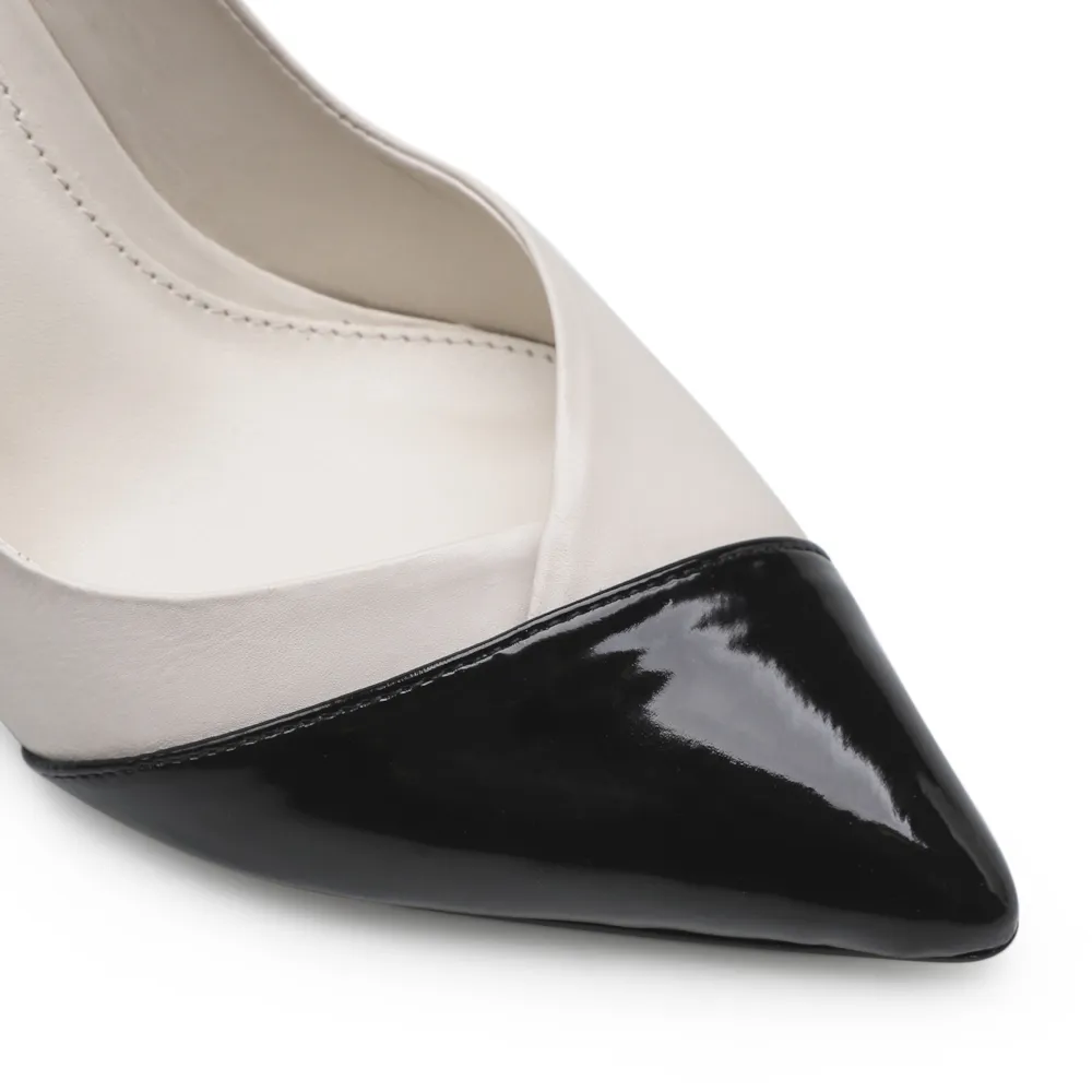 Scarpin Cecília Couro Off White/Verniz Preto - imagem 7