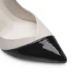 Scarpin Cecília Couro Off White/Verniz Preto - imagem 7