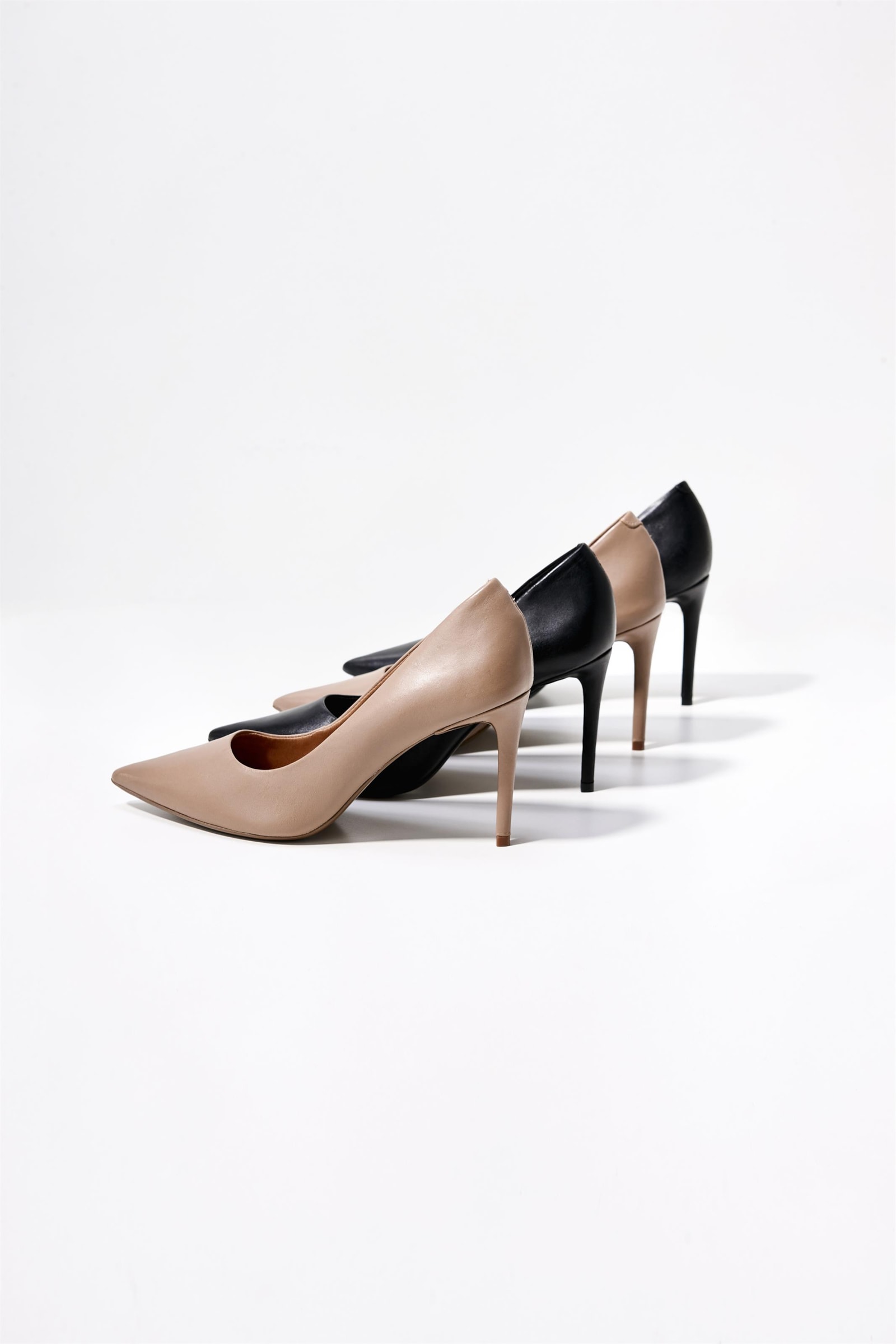 Scarpin Classic Couro Bege