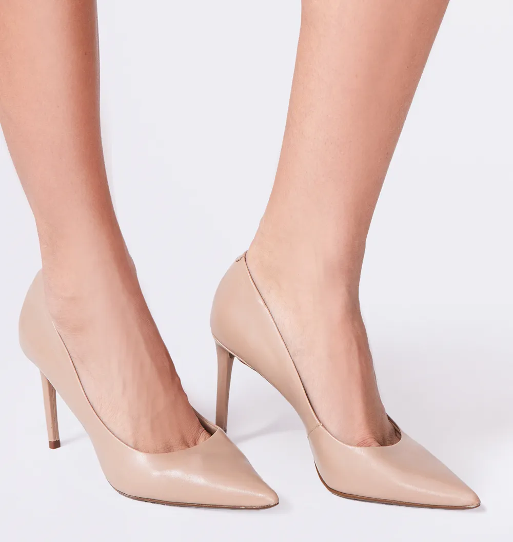 Scarpin Classic Couro Bege - imagem 2