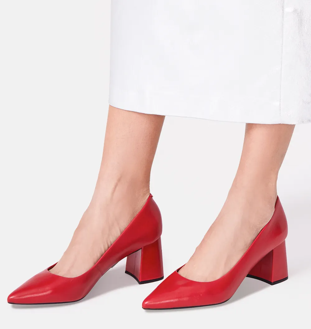 Scarpin Classic Couro Vermelha - imagem 2