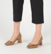 Scarpin Couro Bronze - imagem 2