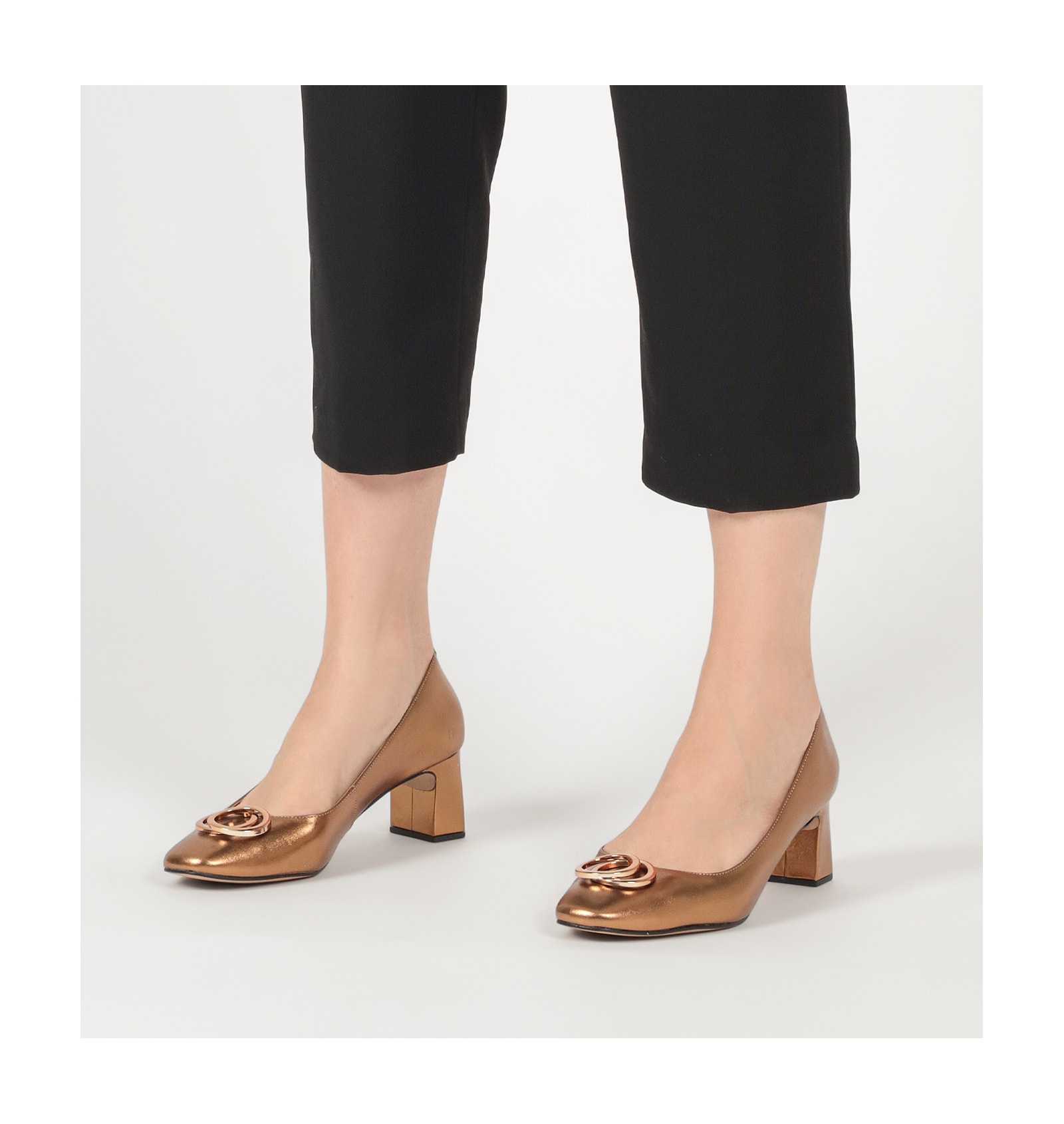 Scarpin Couro Bronze