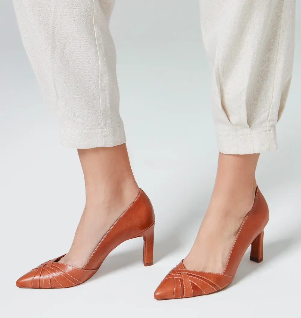 Scarpin Couro Caramelo - imagem 2