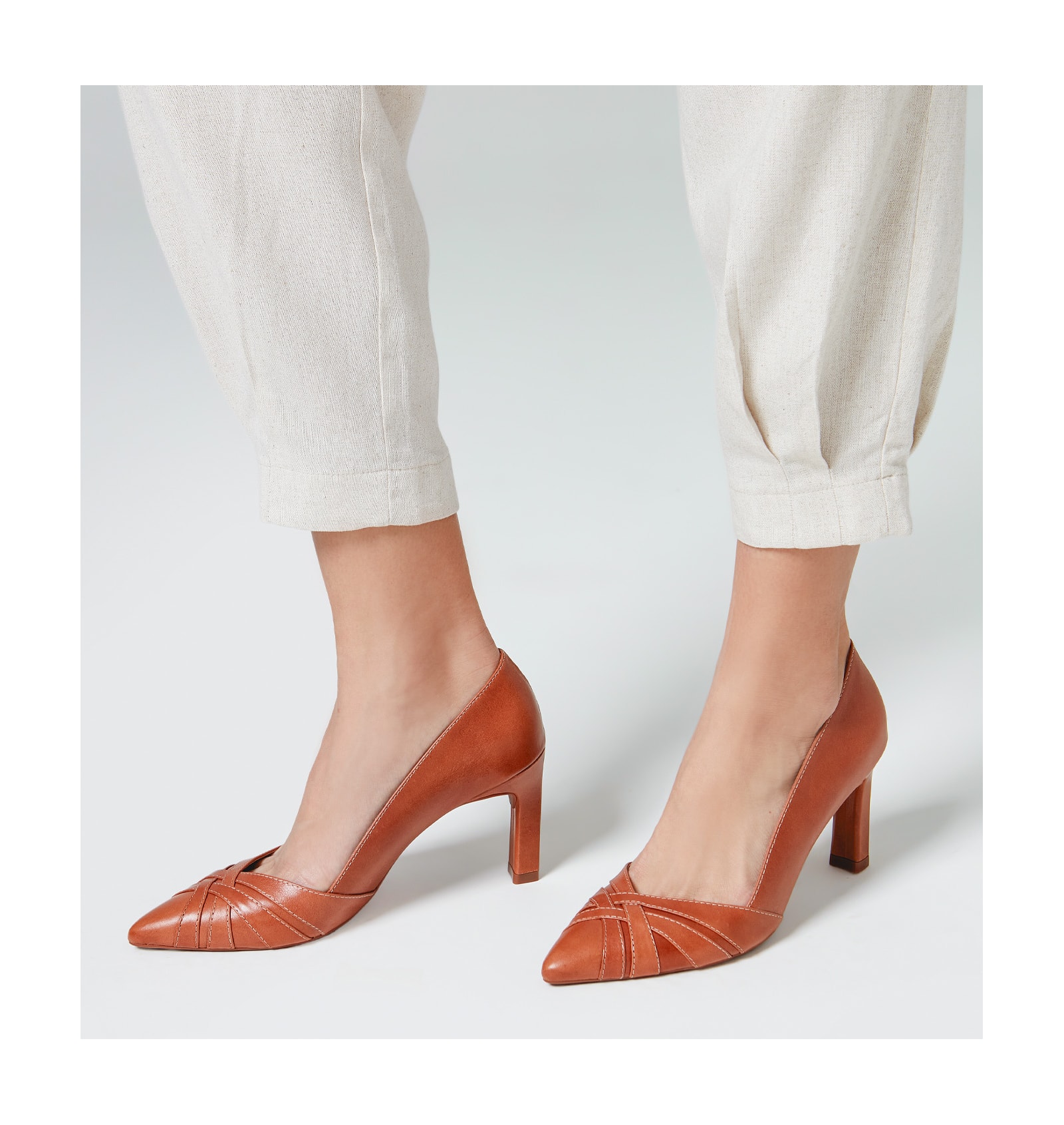 Scarpin Couro Caramelo