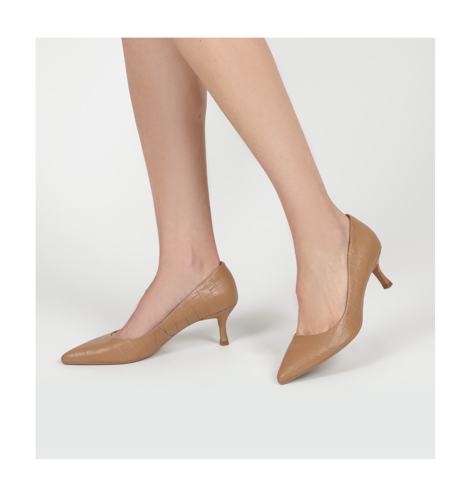 Scarpin Couro Croco Bege