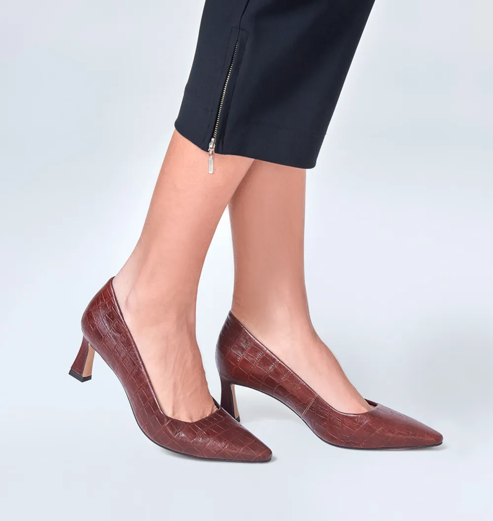 Scarpin Couro Croco Marrom - imagem 2