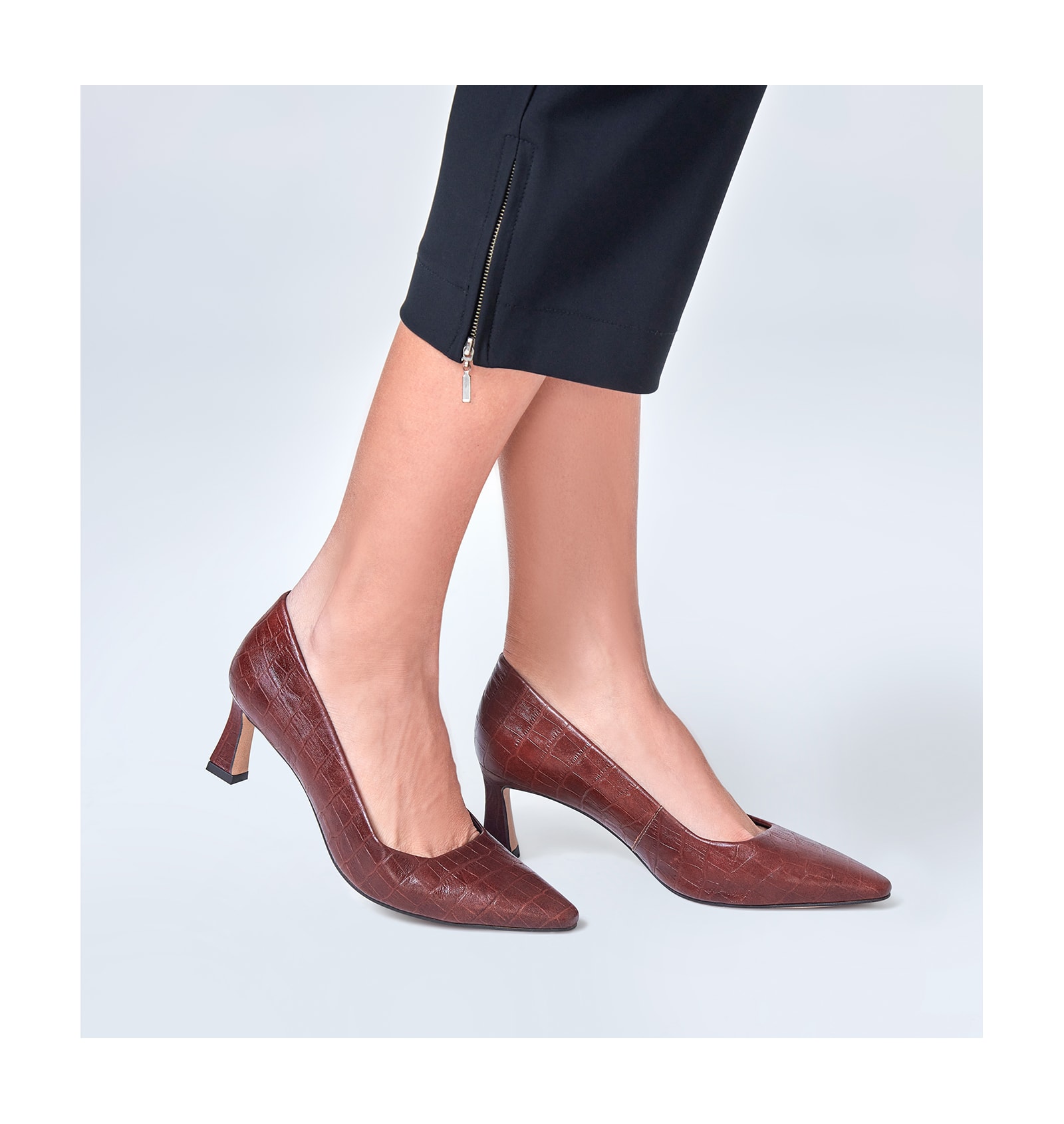 Scarpin Couro Croco Marrom