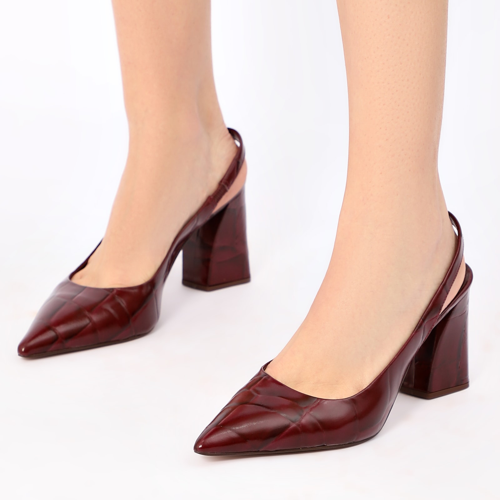 Scarpin Couro Maxi Croco Vinho