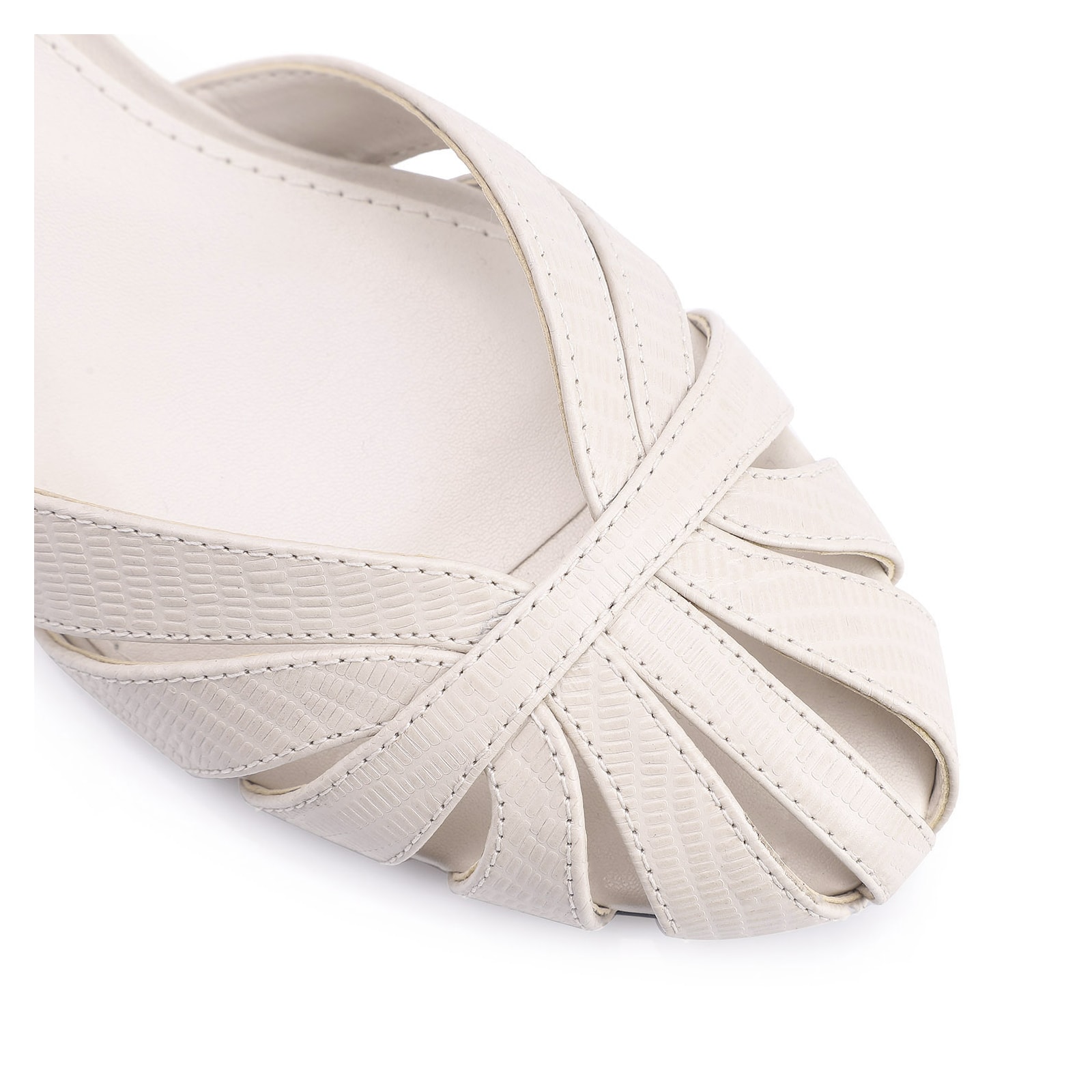 Scarpin Couro Off White