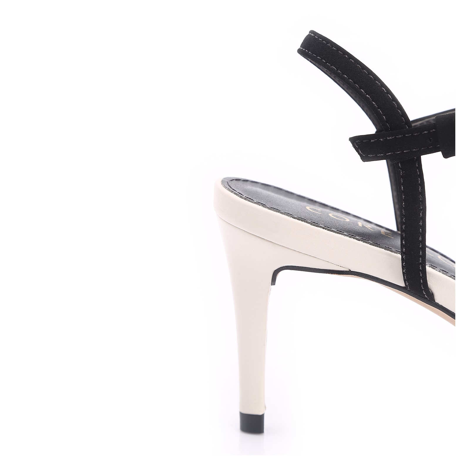 Scarpin Couro Off White/Alt Nobuck Preto