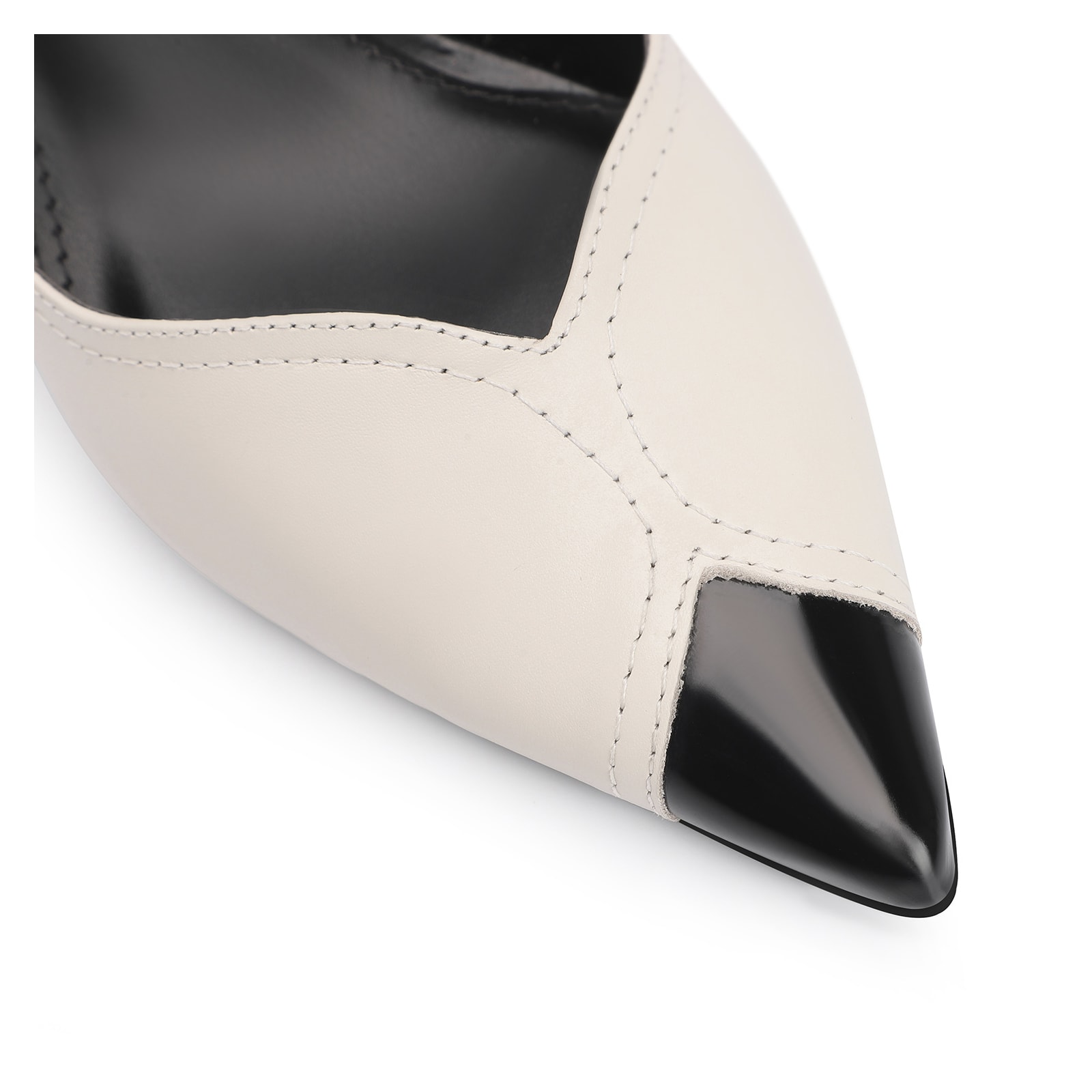 Scarpin Couro Off White/Verniz Preto