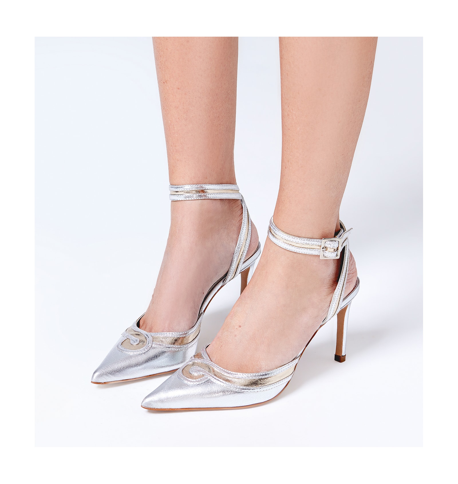 Scarpin Couro Prata